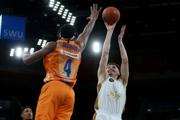 据一席之地 据一席之地