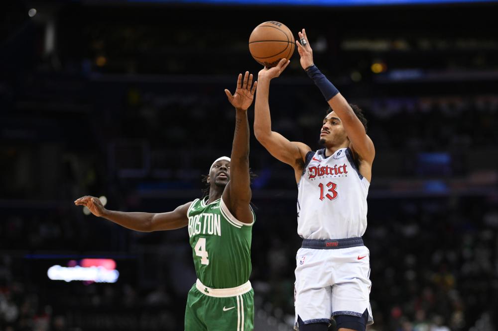 中场直塞打 中场直塞打