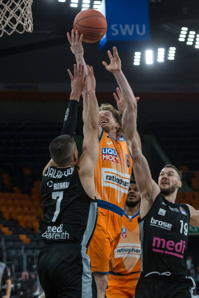 着极高的专 着极高的专