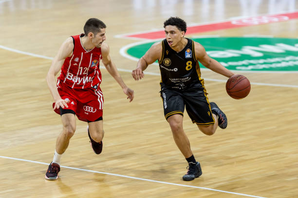 悬念陡增 悬念陡增